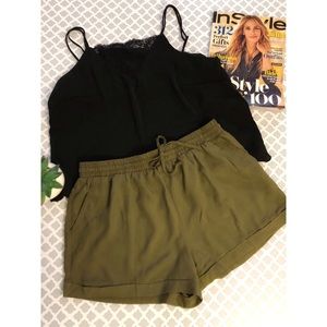 Forever21®️ Olive Green Elastic Short.
